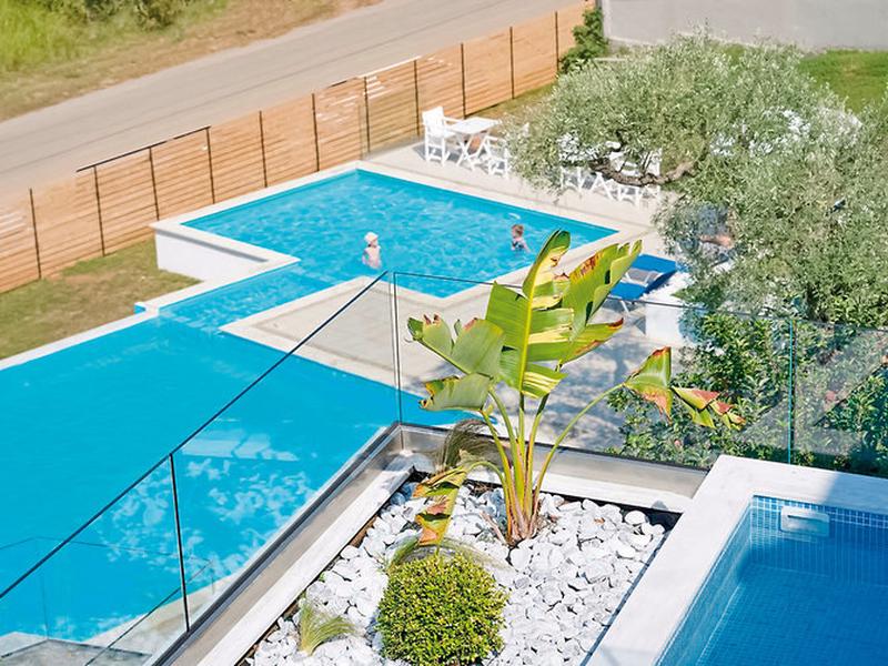 ACE33657BE2A9BED17C5B566A0EE0693