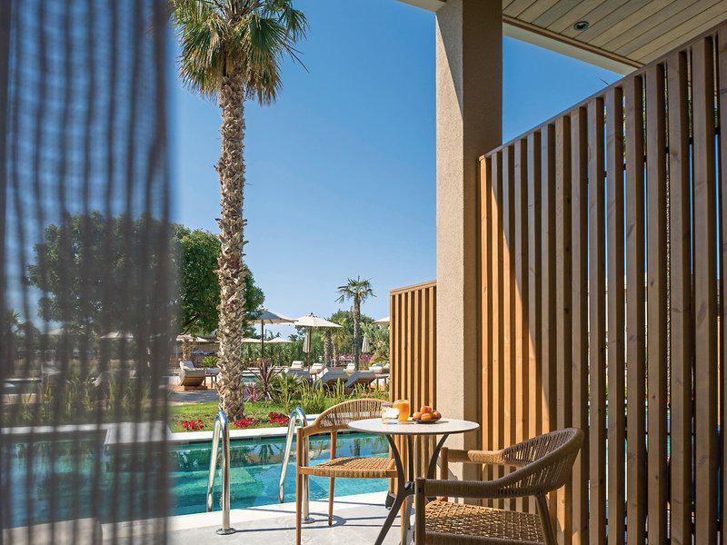 2C3CD0959EC04B1BB940C5B453C0C836