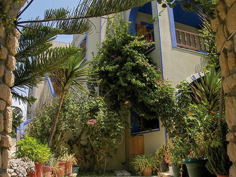 F6B2437D49DD5DEB6EDA5B321BEA1E7B