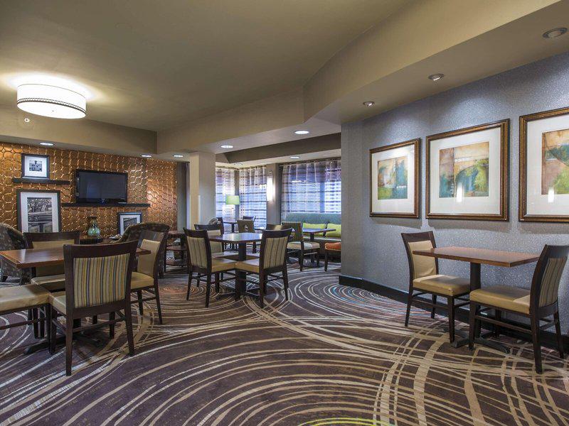 2424C83BF58702C4A0D1F841F95D2E4F