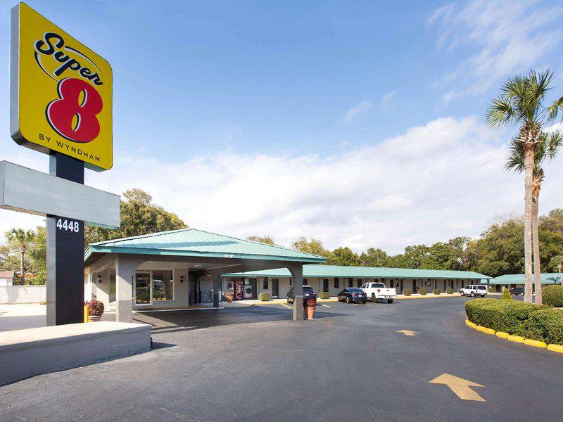 15670157D892A69563592D16F1982304