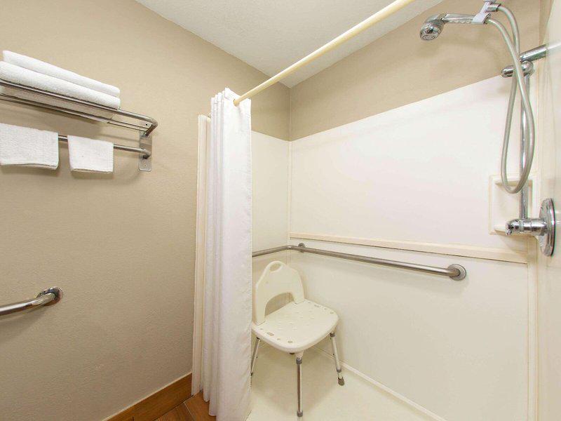 40A2AA83D34CE2E70DBA2F7DB4081195