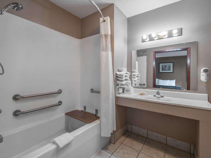 1B97D16D97434584D315DC49784A757D