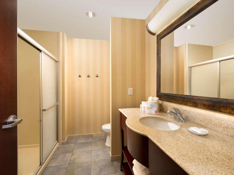 E8A9B289A7B7469A639D71C84F23CB7C