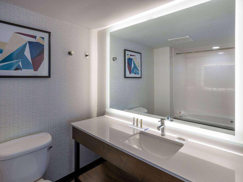 2FA82D25C6902CCF8E1430DB7F672982