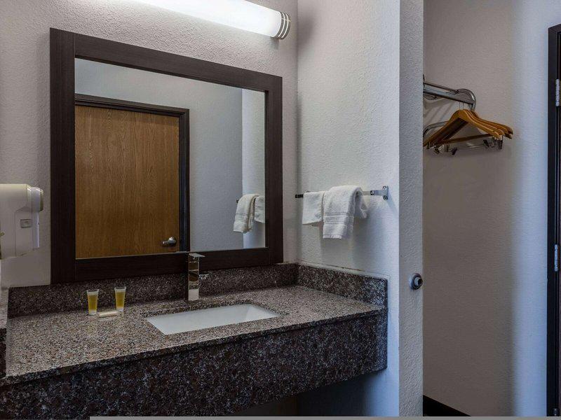 B63A3AB84D224F34E1225D552C8844B5