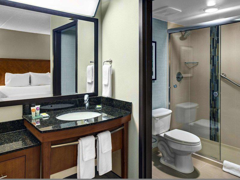 B67E1F8FBFA8E5EA16E8984E7DBB1D77