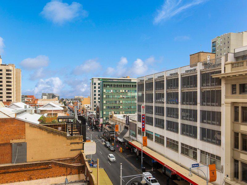 BD205F0FA182F5F62EB4C9F9C65CB7C5