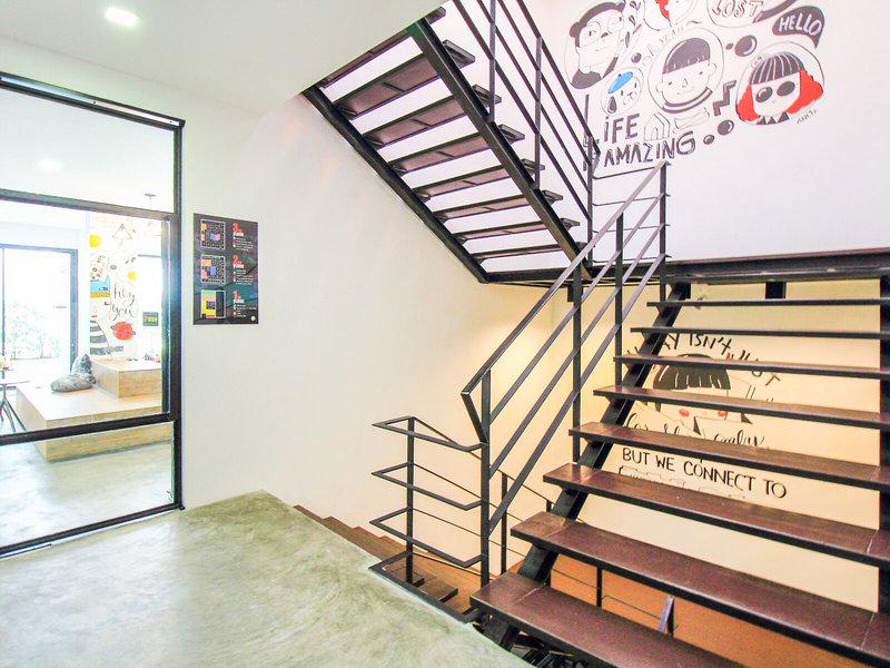 CB002F8A22B911FF84E6EA167650386B