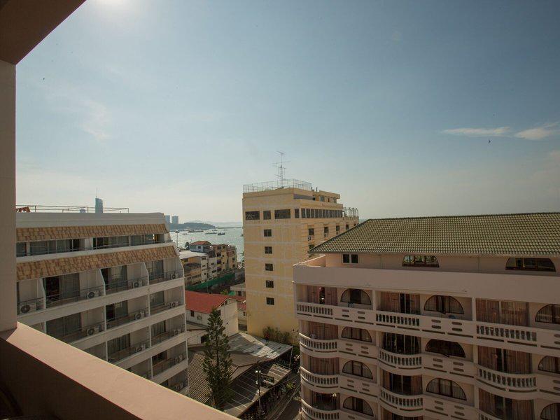 633DF17A2B72C1636D941A18018CCAA6