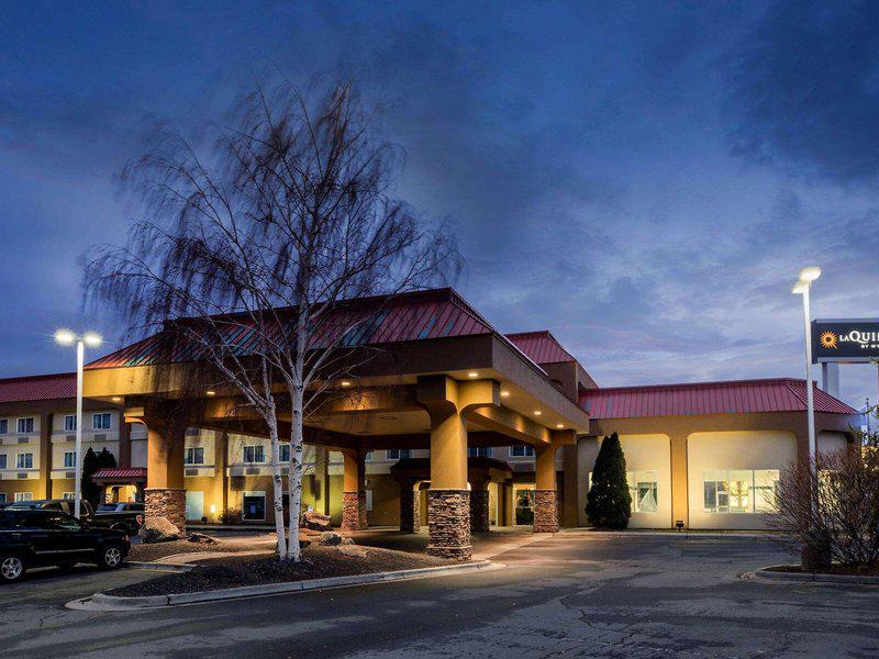 92B2B83EB950357D43AEFEFC8884B377