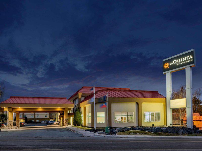 738B6AD73B81DA75C644393074B5BC8E