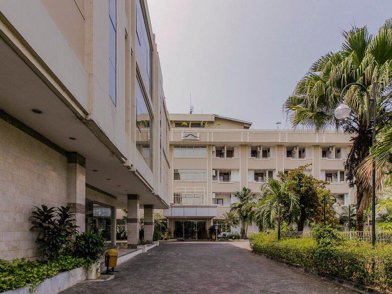 B2492E3B06D6467F10D3C36F0C625885