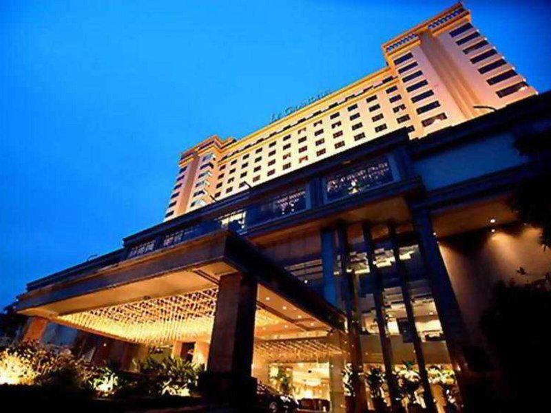 DCF44950D2708EF737F956EC0D472EBA