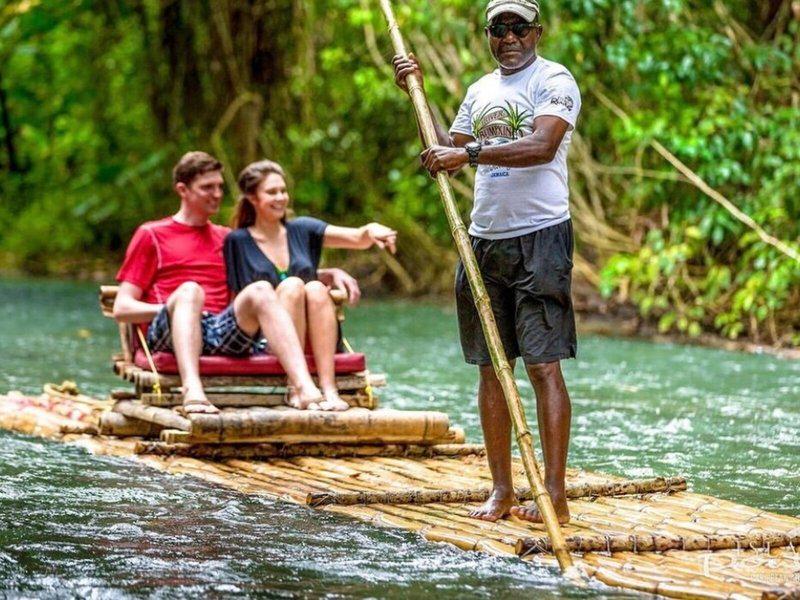 C946DFA9A401228545FD13D122E3D53F