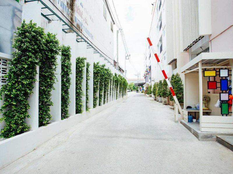 03B2FCF55B1882C6D4E5414674D29D4B