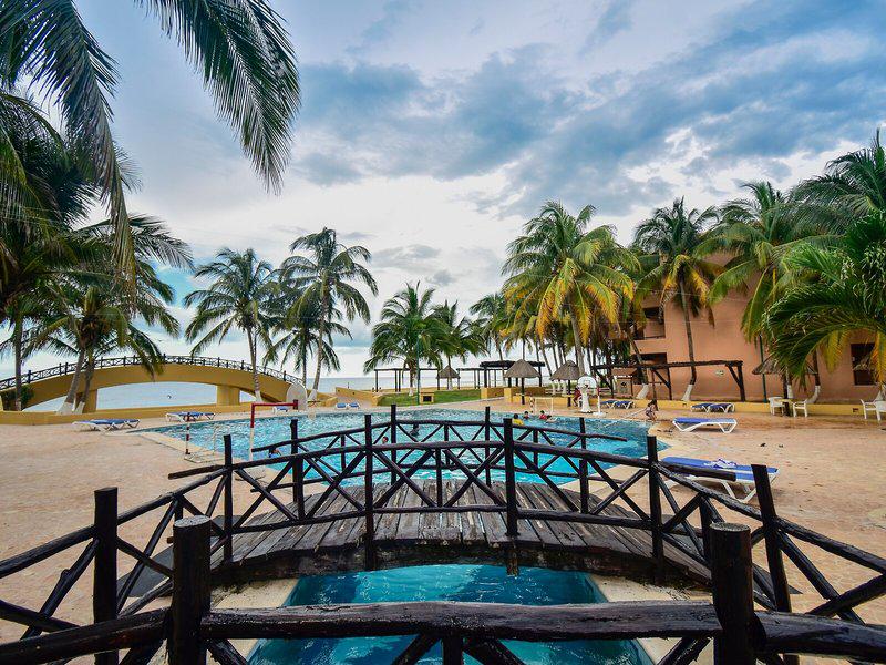 B22930F799C923F3365F91FA13DF3B28