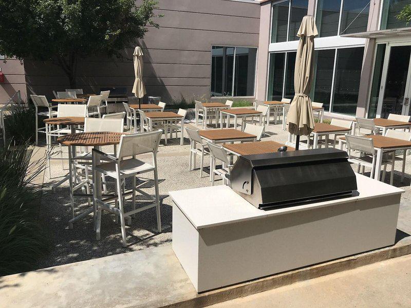 88B6C0022E405BD4CA6D92E3C13A016B