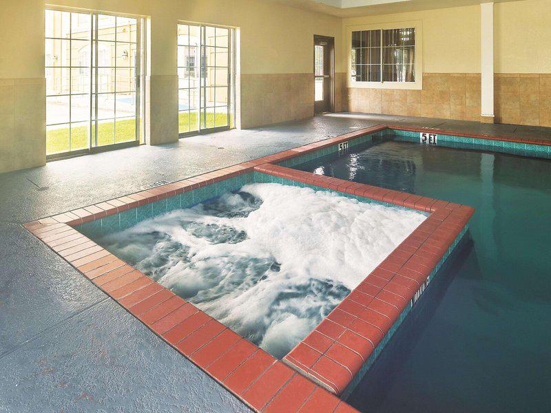 EDC5AB075B624E2D35C46E1D4E0D9BA1