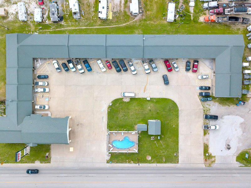 6B7C4F26F8798DA1A6E062489D71BFA4