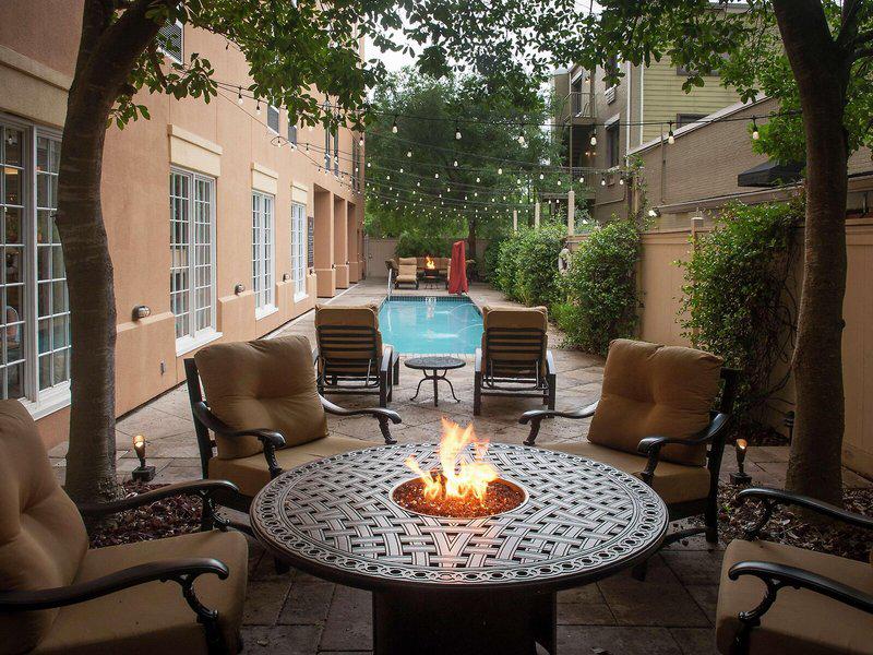 A4FBA02DE3BE52D85A84380C9E30376B