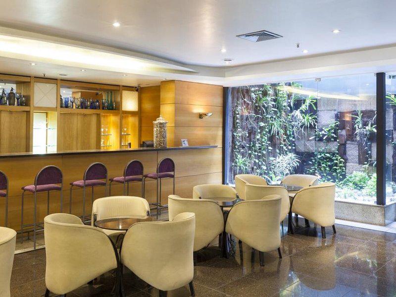 6B50C1872A95F3D5A9B6AA813E2AAE9B