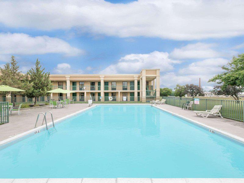 8DC233D86305DAEE51B33EF703C67F4B