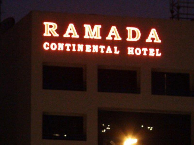 4FFFBD1E82743D3CF376FE70D8DEED41