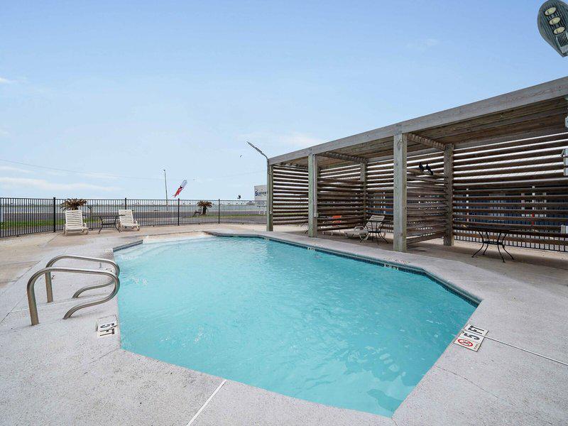 AB00294067561EFF5FA1DFA891005D1D