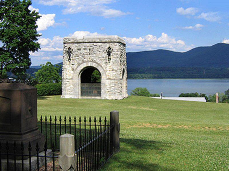 EC1EACFB3DA524D951D87C222AF7803A