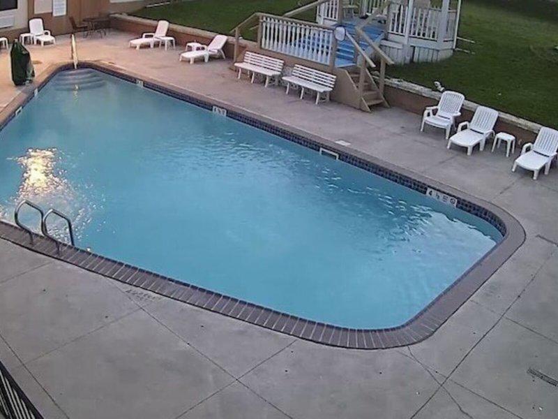 4D7F991EE0A16708F9D4C1825682B71E