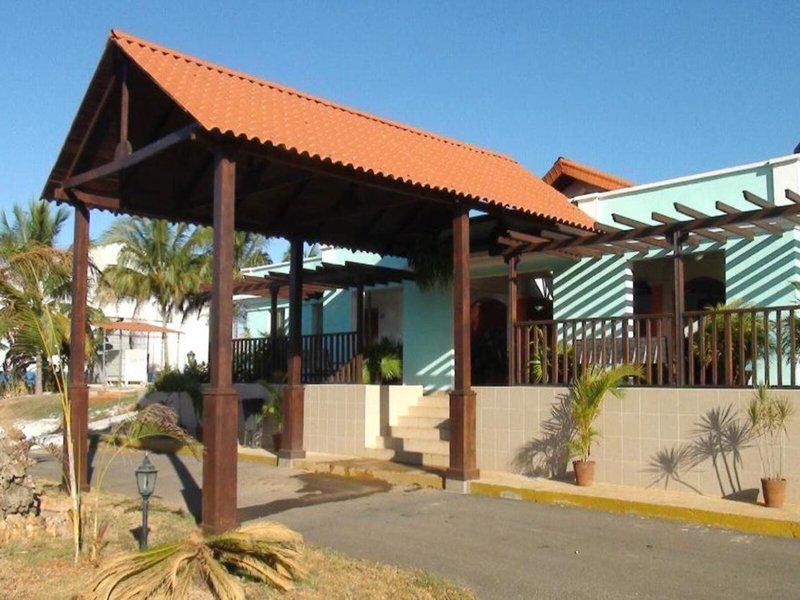 38E5C49F887E7664E37855F59B6127F4