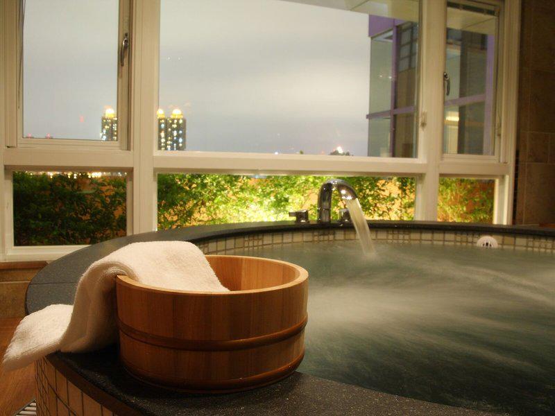 EE856BB1D2C7937F604B12D05E78FA6D