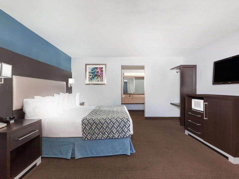 F410458E2DB75D57E690A3D7F4E62824