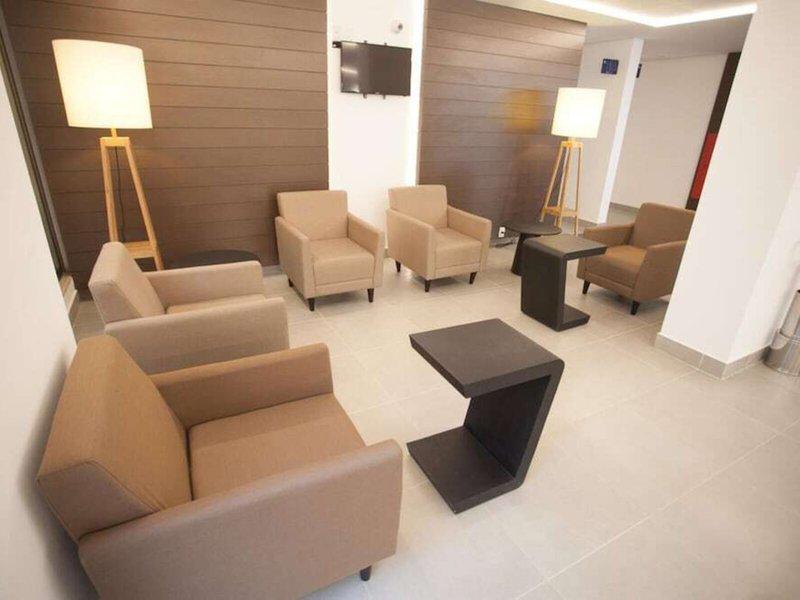 DC98773DDB7572A5A17AD1C353DD507E