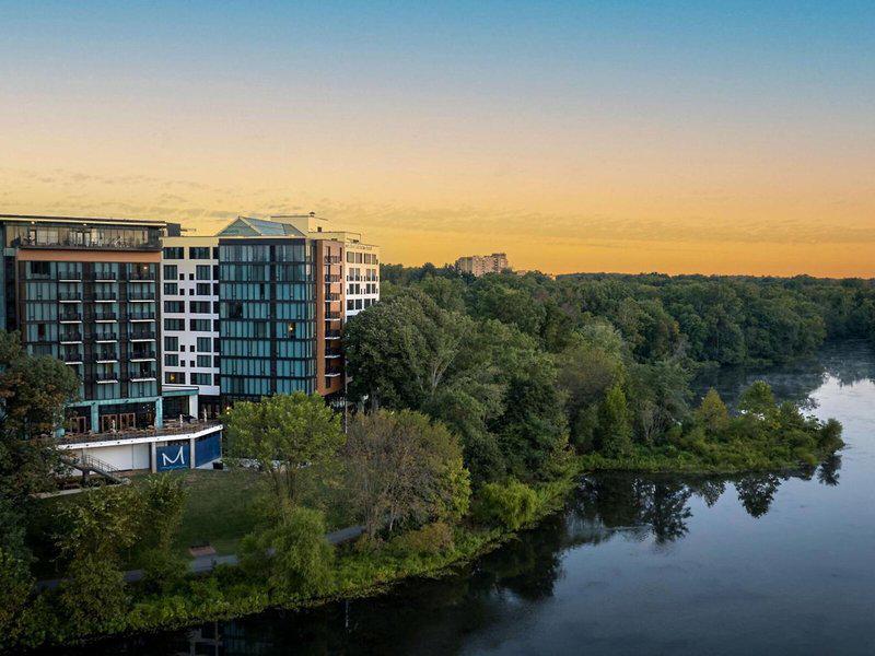 B3E5F845E07D4ED6693C988C0A7BE6FA