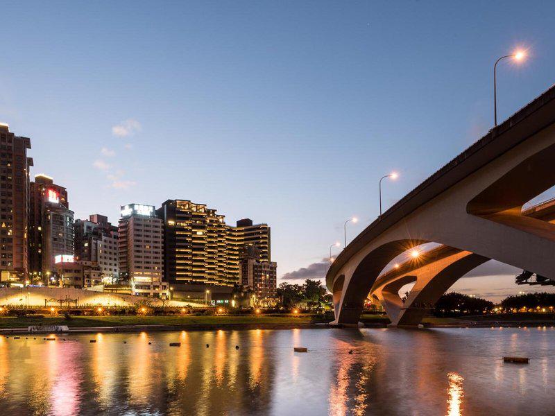 950FE95A0BCC46B53DB2F4F406C744A6