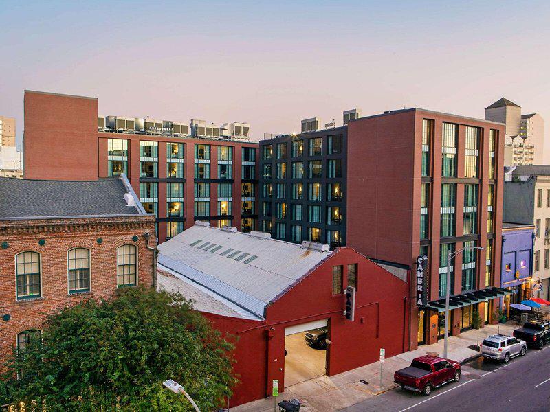 E8B2C68DAE36EB3FF66098B384CD2425