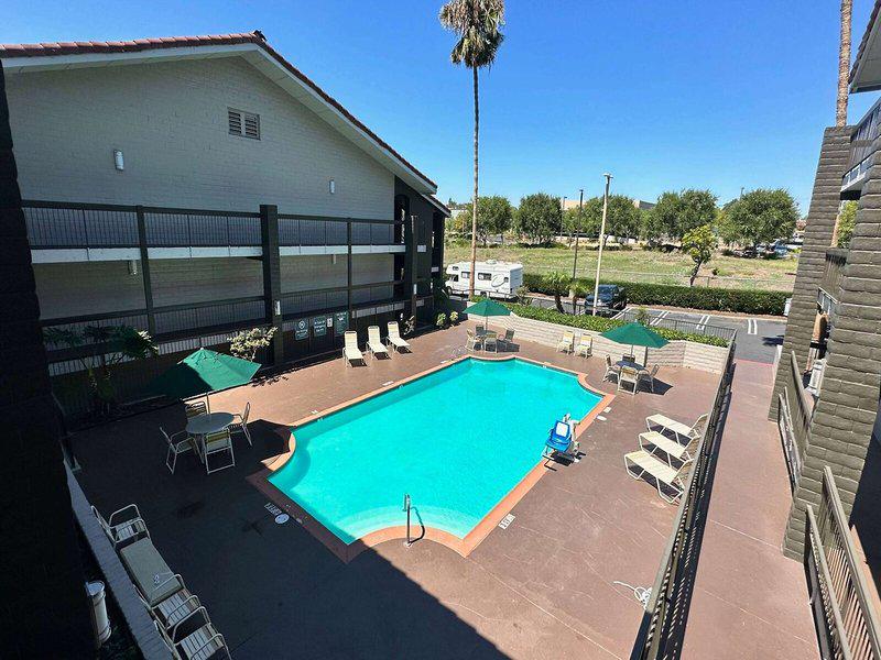 FD6CEEAE358FF4A2274A730E1748E0CE