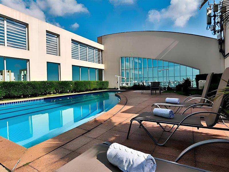 20F100B00FAD8E3F215B6363587C7066