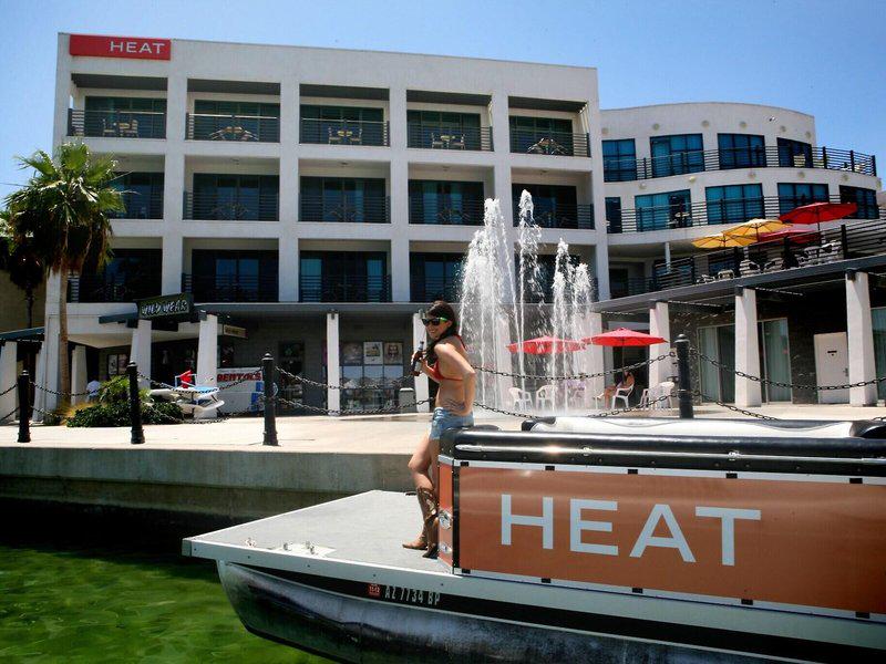 38B7CE7DEC4FFE80ED780C0410F44D3D