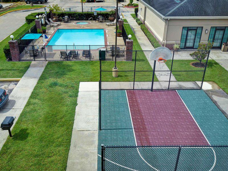 8B37BFC672AC44F5C3ED8F085B578DDE