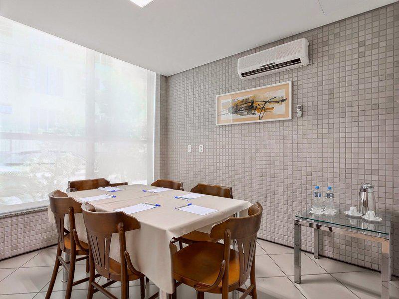 F7C7E223F818D5273C4CF3CFAEE27C17