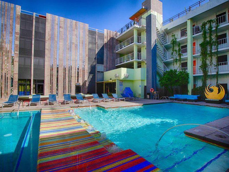 C2E7A304AD956E72744455A15D9D5E05