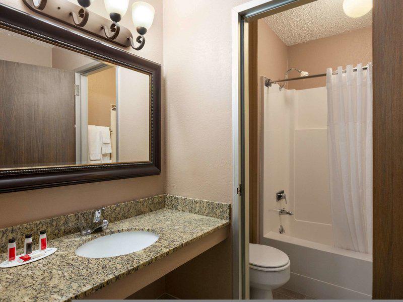 B6BB47287357F5B8042150D8DB00E46D