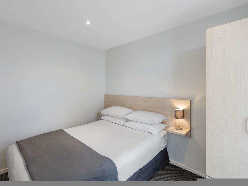 9B8CAA49A98724FAE8C337F1379E1604