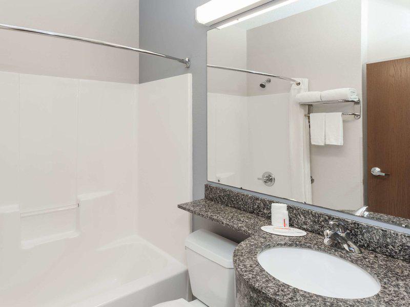 C763F0696993F6BA026850B3E3446651