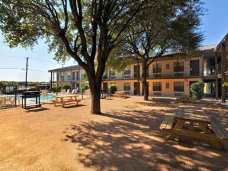 1170E2D9040037BD9B226B46E272295D