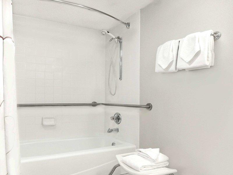 FDF081B9C485EFA968F892F869E70355