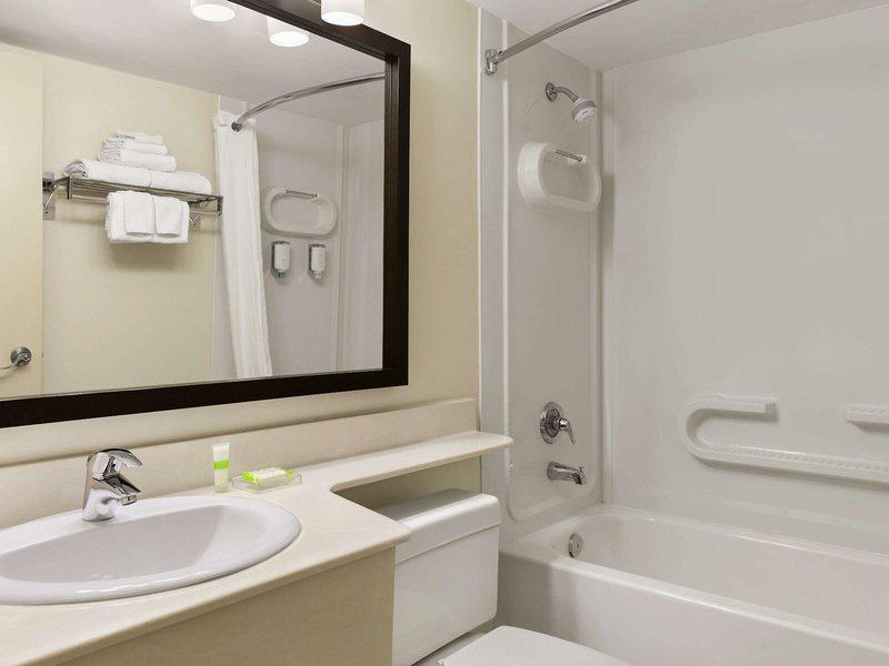 01ADA0CEAAAA84B72EACF3E01856D56A